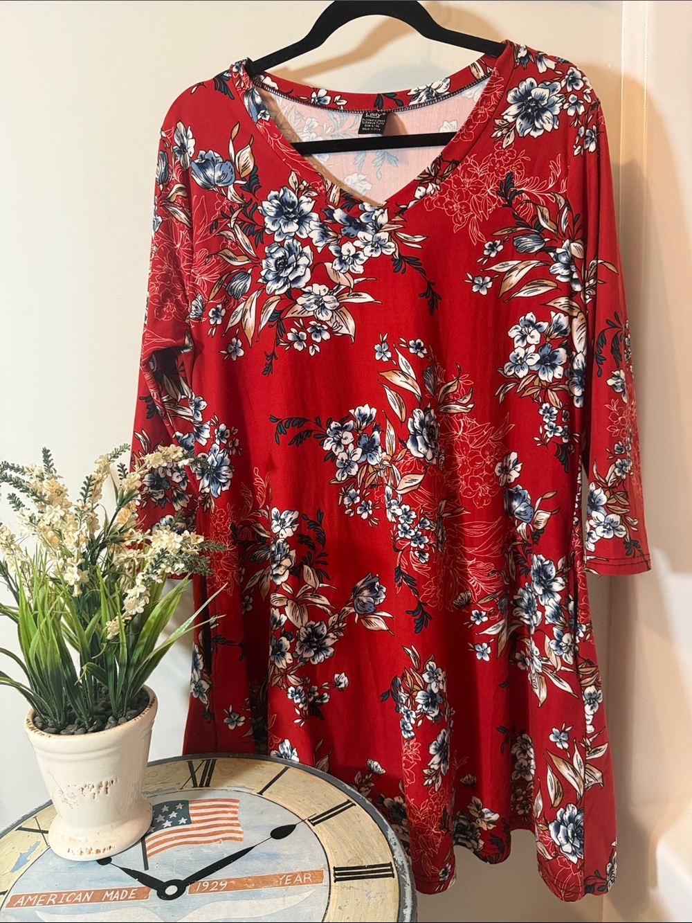 Red Floral V-Neck Tunic Top - Casual Flowing Fit
